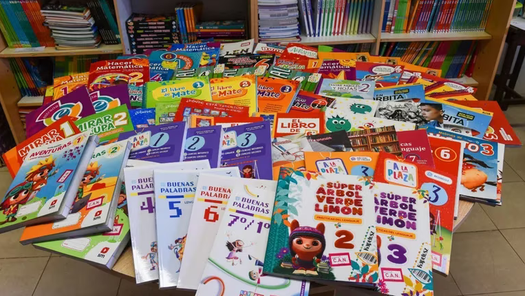 Distribuirán Más De 4 Millones De Libros En Escuelas Secundarias Diario K 0500